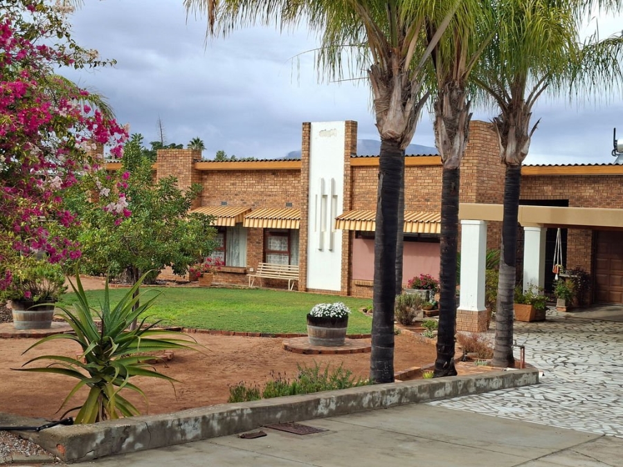 4 Bedroom Property for Sale in Vanrhynsdorp Western Cape